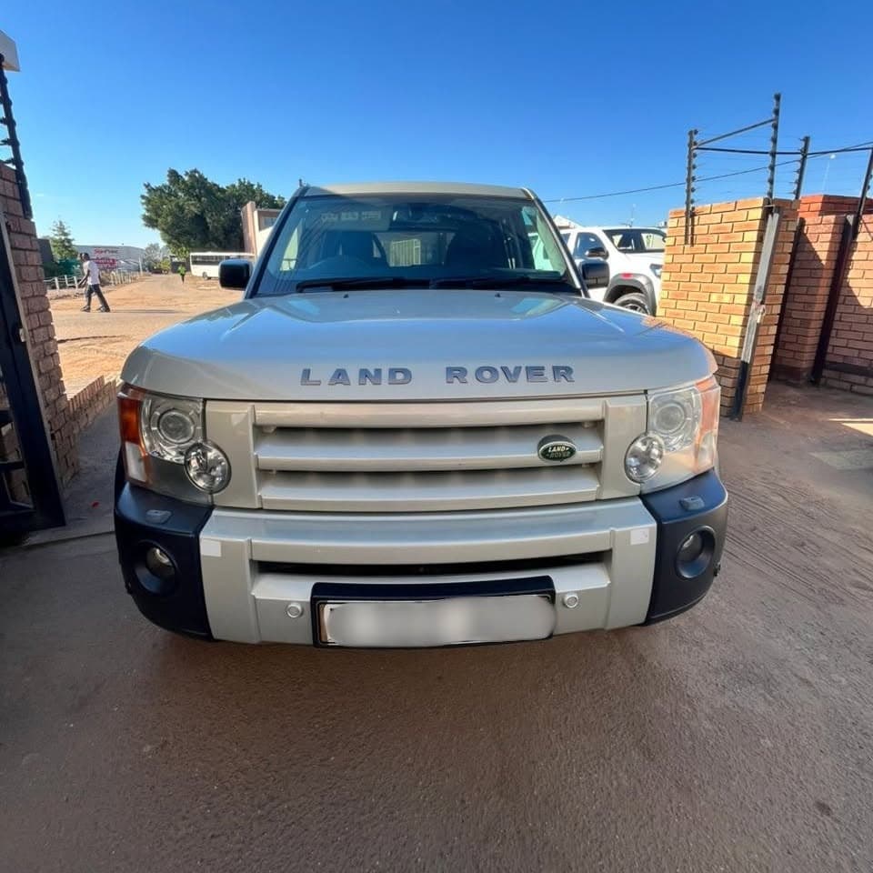 Land Rover Discovery 3 — photo 2