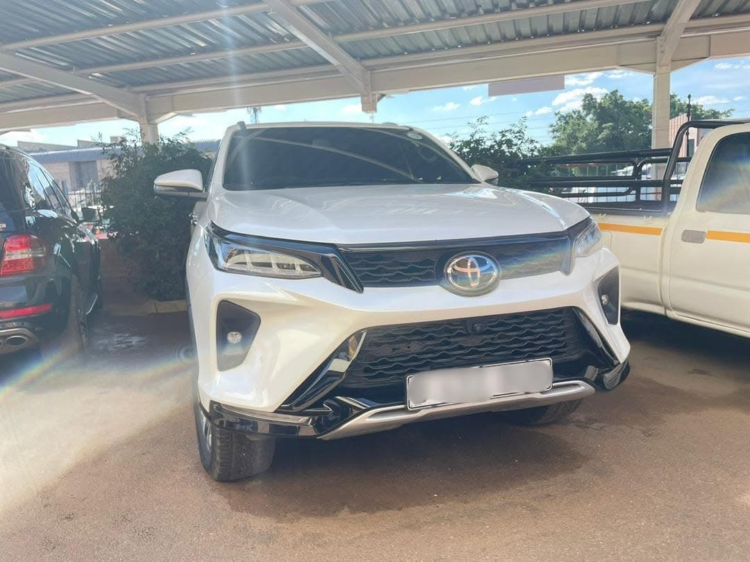Toyota Fortuner 2.8 GD-6 — photo 3